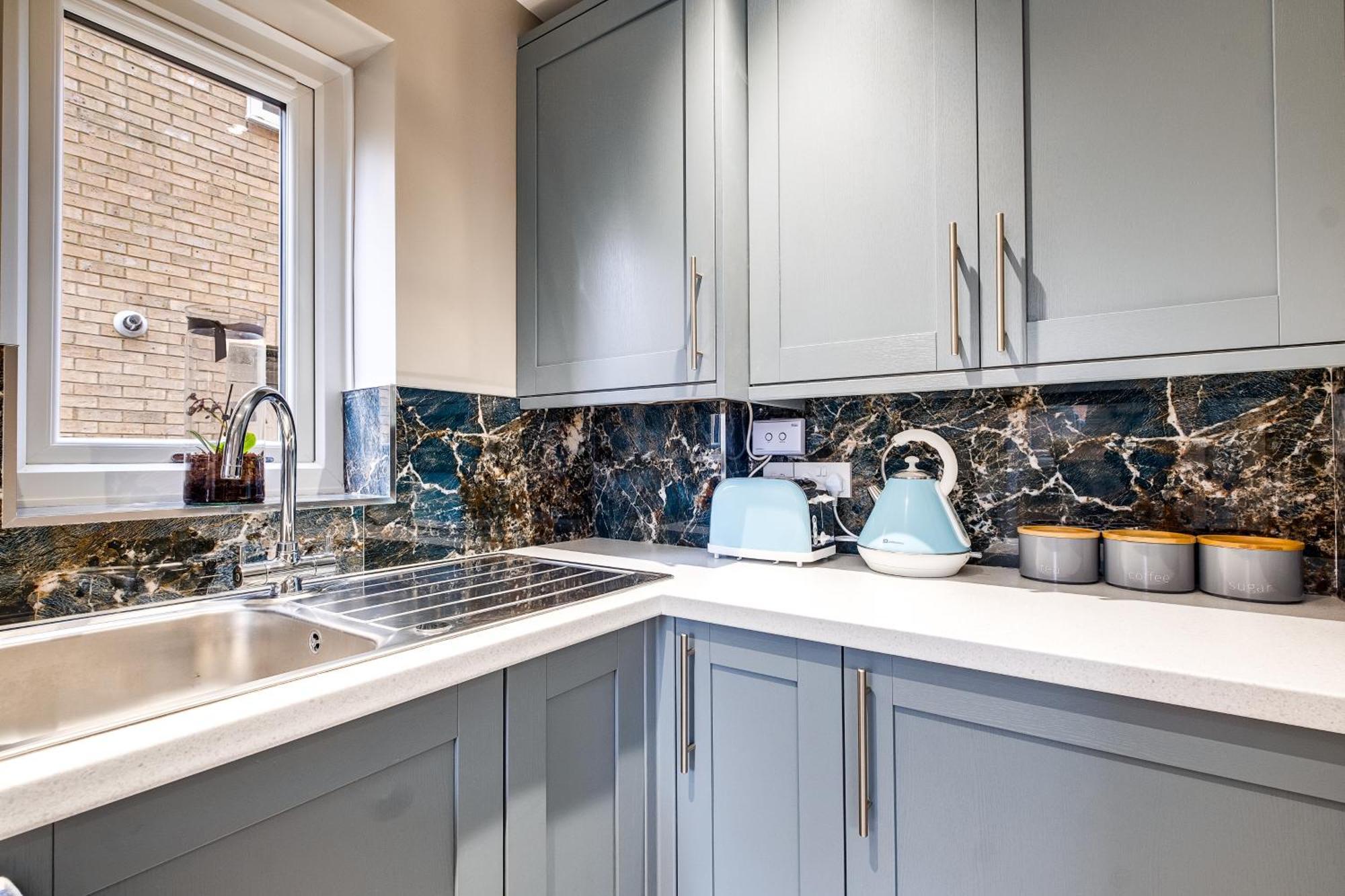 Mk 2-Bedroom Contractor'S Gem, 5 Beds, Sleeps 6, Free Parking Milton Keynes Exterior foto